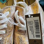 Toms NWT  Cordones Cupsole Sneaker GOLD Photo 9