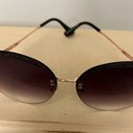 Large ROUND Frame Oversized Sunglasses Embellished with Glitter Trim Photo 10