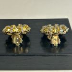 Weiss Vintage Clip on Earrings White Photo 4