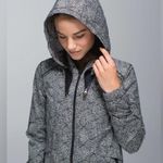 Lululemon Spring Forward Plush Pedal Black White Ghost Hooded Jacket Size 4 Photo 3