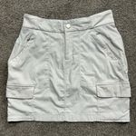 Athleta  Women’s Trekkie 2.0 Skort in White size 2 Photo 3