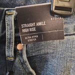 EXPRESS NWT High Rise Raw Hem Flexx Straight Ankle Jeans Women's S Short Photo 3