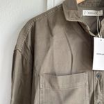 Everlane  The Boxy Overshirt in Buttersoft in Kalamata, Size X-Small Photo 5