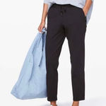 Lululemon  On The Fly Pants 27" Black Cropped Casual Lounge Women’s 4 Photo 0