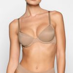SKIMS NWT  Weightless Demi Bra Photo 0