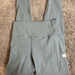Vuori Women's Leggings Size Small Photo 0