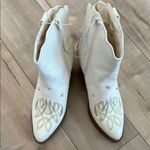 MIA NEW  Cheyenne Embroidered Pearl Accent Zip Ankle Boots Western Cowboy Sz 11 Photo 2