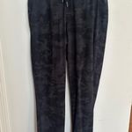 Lululemon Joggers Photo 0