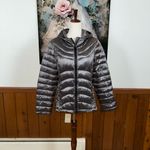 Andrew Marc Super Cute  Metallic Gray Packable Down Puffer Jacket! Photo 2