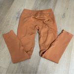 Alphalete  Leggings Photo 1