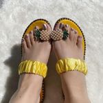 pearl pineapple satin stretchy strap sandals 9.5 Yellow Photo 0