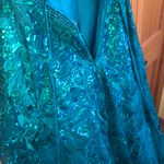 Ellie Wilde Emerald Green Prom Dress Photo 11