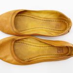 Frye Carson Ballet Flat Cognac Yellow Leather Pull-On Women's Size 7.5M FLAW Photo 2