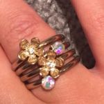 ⭐️NEW⭐️ Set (4) rhinestone & flower stackable rings Gold Photo 4
