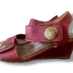 Taos Carousal Leather wedge red open toe sandal size 8 Photo 1