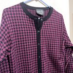 carole little  cardigan sweater Womens sz M Wool Houndstooth Burgundy Black Photo 1