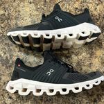 on cloud Womens Sneakers Photo 2