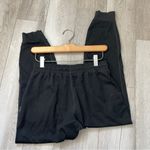 Vuori  Performance Joggers Sweatpants womens Gray (xsmall) athleisure lounge gym Photo 2