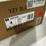 Yeezy Slides Photo 3