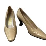 Salvatore Ferragamo Vintage Beige Heels Pumps Size 7.5 Photo 12