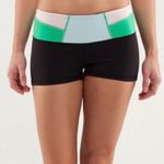 Lululemon boogie short - reversible hot yoga short Photo 0