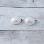 Vintage Clip On Earrings Cream Pearlescent Chunky 0.75" Photo 1