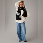 American Eagle NWT AE Oversized Flower Scarf Black/White Photo 1