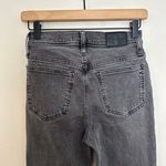 Madewell - The Perfect Vintage Jean in Cosner Wash: Knee-Rip Edition Dark Denim Photo 5