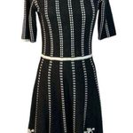 Gabby Skye NWT Knit Gray & White dress with flows at the bottom hem size large Photo 0