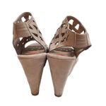 Madden Girl 🔃 Tan Suede Platform Wedge Sandals Photo 4