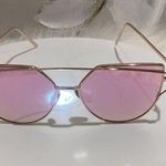 Woman’s Mirror Sunglasses Pink Photo 0