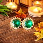 None VINTAGE Emerald Green Rhinestone Clip-On Earrings Photo 0