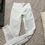 Alo Yoga Alo White Leggings Photo 1