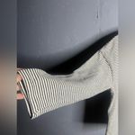 Mod Ref  stripped shorts and top lounge set in size Medium. Photo 3