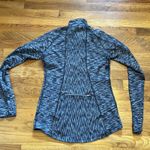 Athleta Women’s XXS Heathered Gray Long Sleeve Mock Neck Zip Athletic Top Photo 5