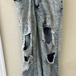 Oversized Washed Ripped Jeans Multiple Photo 0