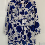 C&E  winter floral tunic blouse with quarter length sleeves. Photo 0