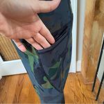 Old Navy  Active Camouflage Elevate Leggings with pockets XL Photo 1
