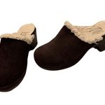 Crocs Cobbler Brown Suede Leather Clogs Mules Faux Sherpa Photo 3