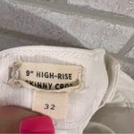 Madewell  High Rise Skinny Crop Jeans in Pure White Ripped Knee Edition Size 32 Photo 10