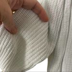 Main Strip  Loose Fit V-Neck Fringe Crop Sweater Size Small Photo 3