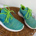 Nike  Womens Roshe One Flyknit Athletic Shoes Sz 7.5 Blue Green Lace Up Photo 3