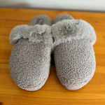 Koolaburra Fuzzy Slippers Cozy Faux‎ Fur Slip On Slides Gray Size 9 Photo 0