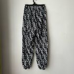 Dazey LA  Waterfall Woman Black & White Graphic Print Cargo Pants XS Photo 5