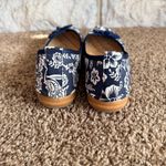 None Floral Navy and White Women's Flats EU 40, fits like a women’s 8 Photo 3