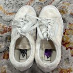 Vans w size 8 teddy fuzzy old school skate sneakers Photo 4
