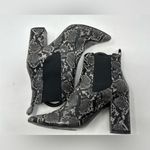 Steve Madden Steve‎ Madden Black and White Subtle Snakeprint Heeled ankle bootie size 8.5 Photo 6