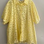 FORE Yellow Eyelet Lace Button Photo 0