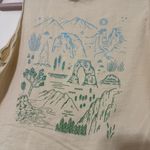 Parks Project  Icon National Park Cream Graphic Cropped Tank Top Photo 1