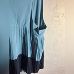 Athleta  NWT Swing Forward pleated tank, size 1X turquoise and black, vneck Photo 6